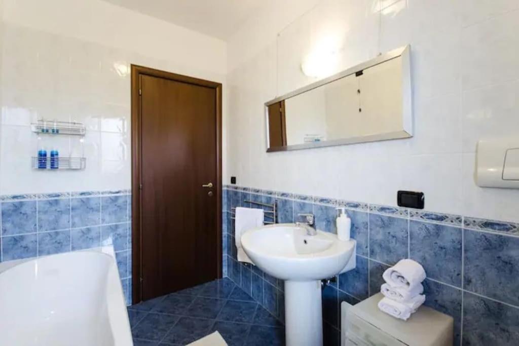 Casa Alpi 44 - Two Bedroom Flat With Huge Balcony Pescara Exterior photo